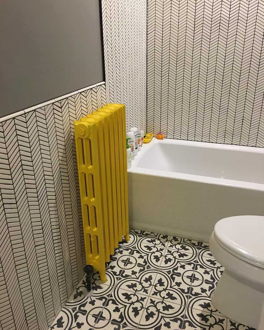 small bathroom with decorative tiles 