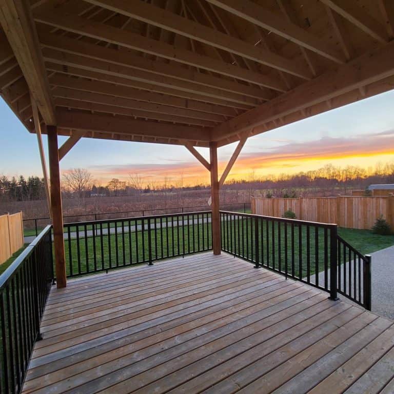 28 Best Deck Shade Ideas for Your Outdoor Space Trendey