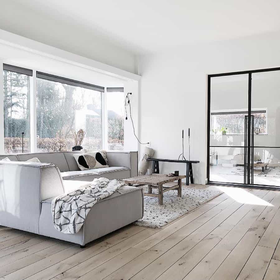 White living room with a Scandinavian touch