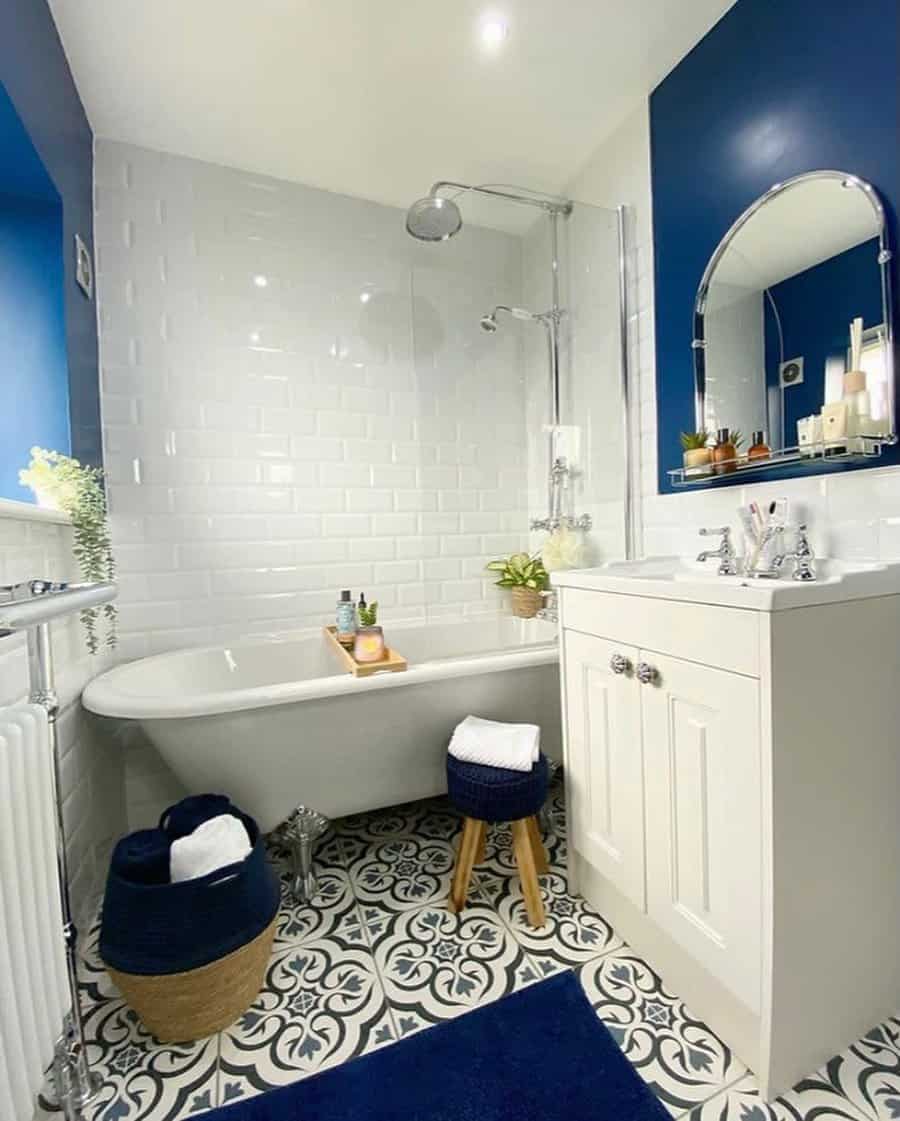 Blue and white bathroom design