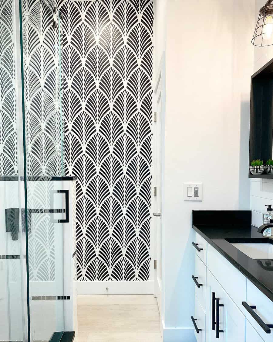 Statement black and white bathroom walls