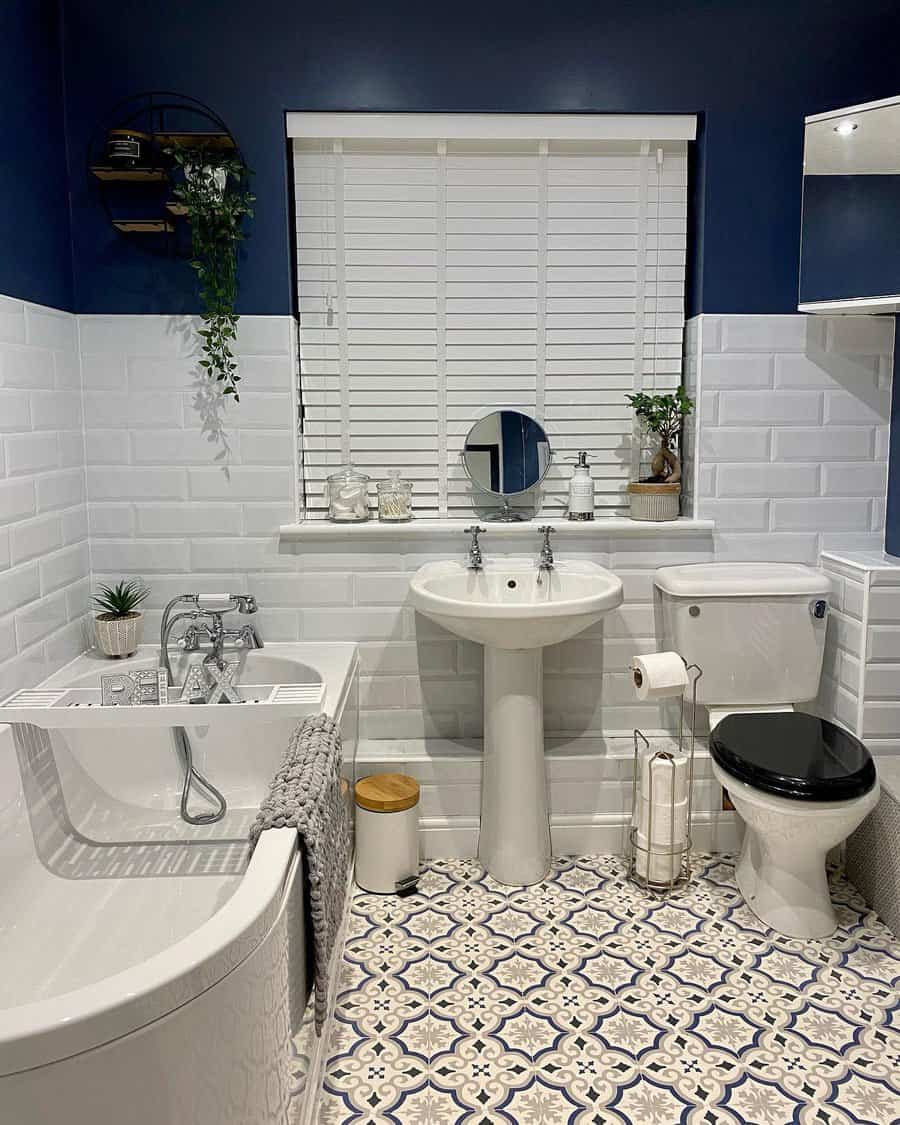 Bathroom with blue patterns