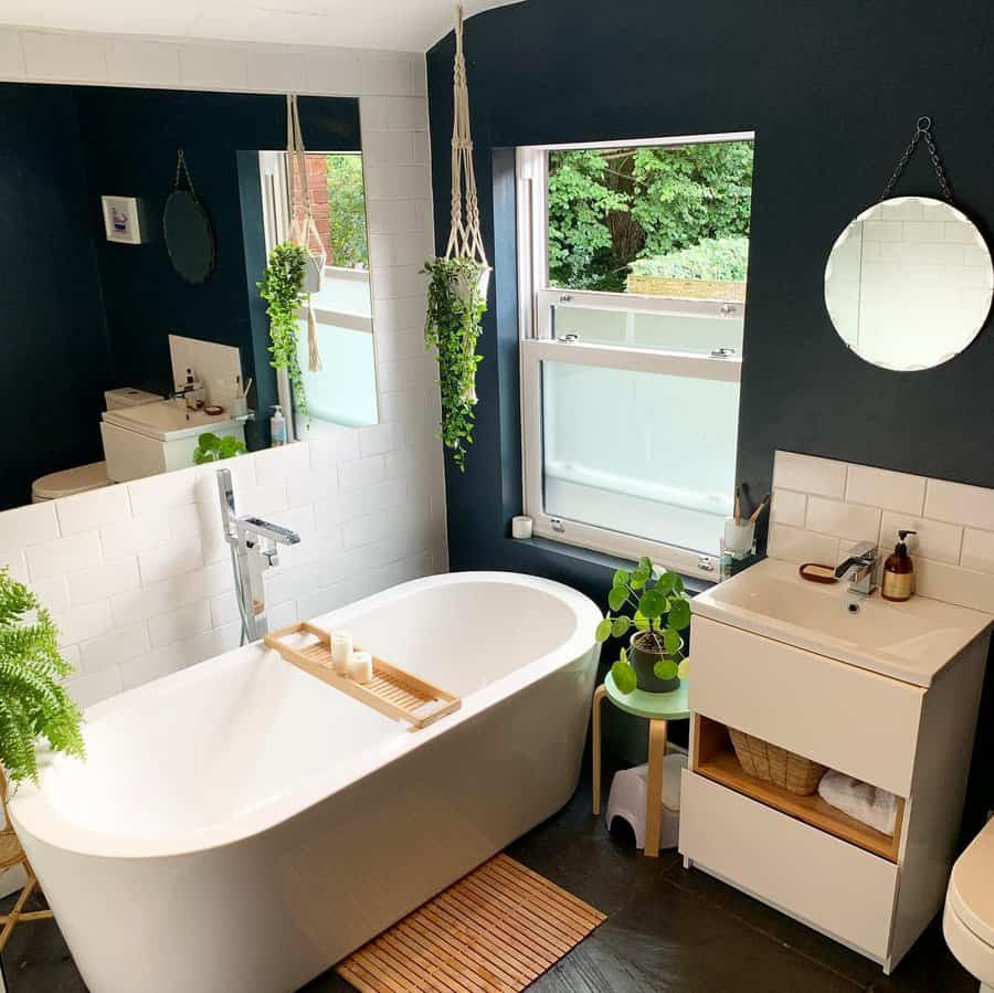 Bathroom with blue patterns