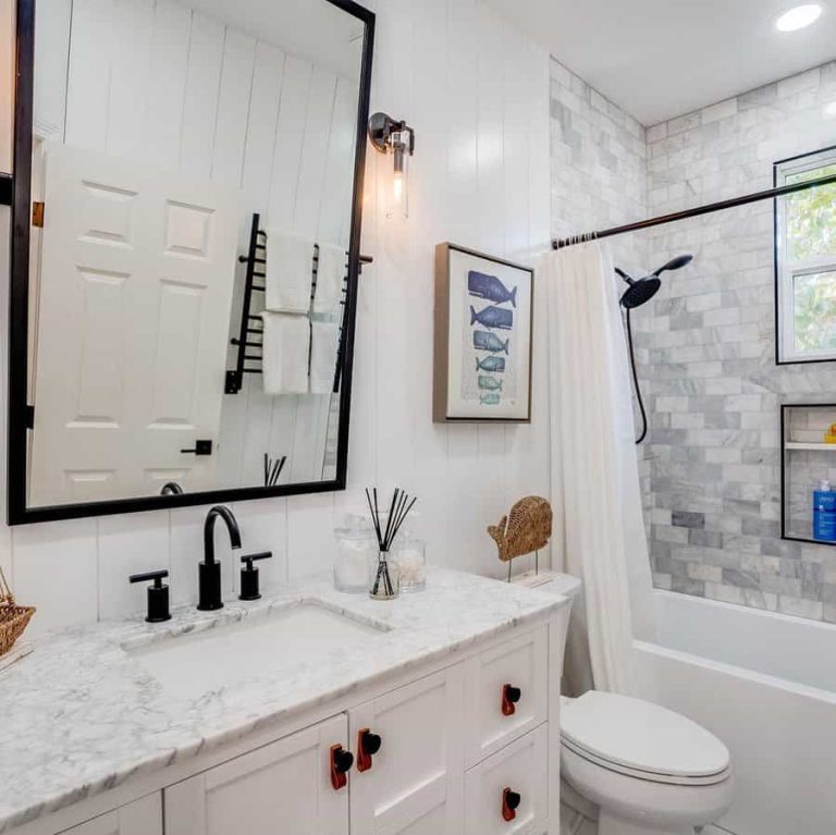 23 Small Bathroom Paint Color Ideas That You'll Love - Trendey