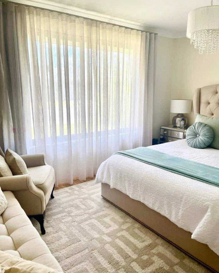 9 Best Bedroom Curtain Ideas and Colors for a Cozy Space