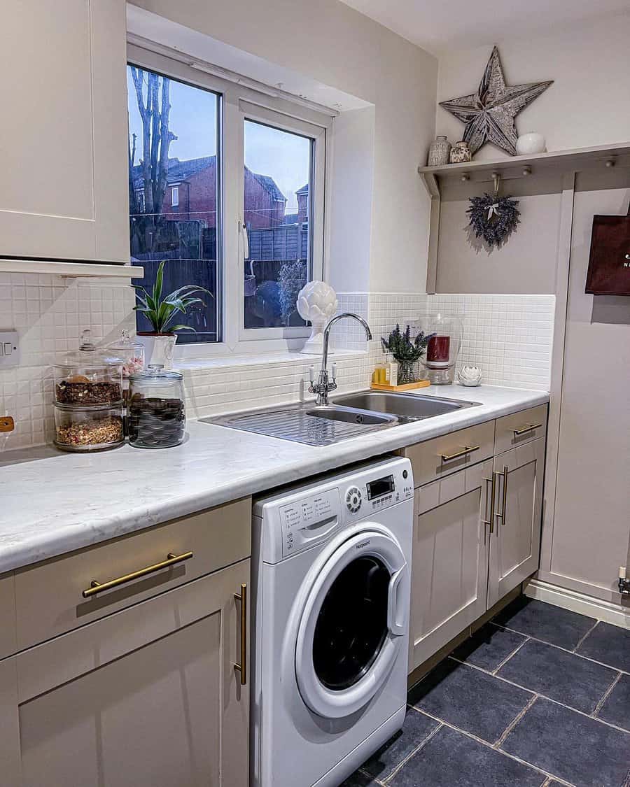 Small kitchen with glass windows