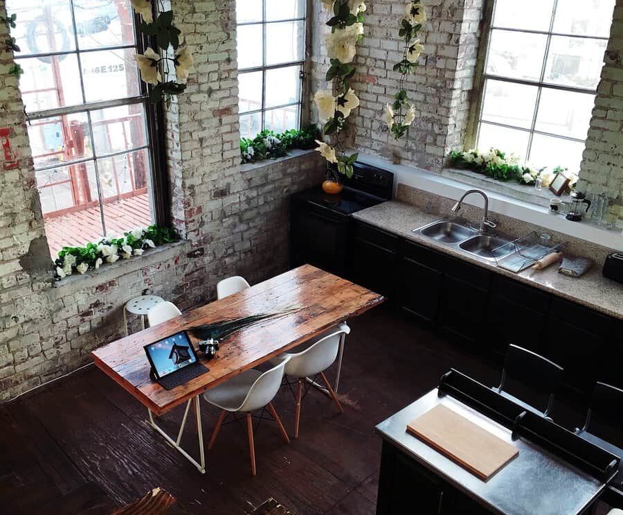 kitchen dining table