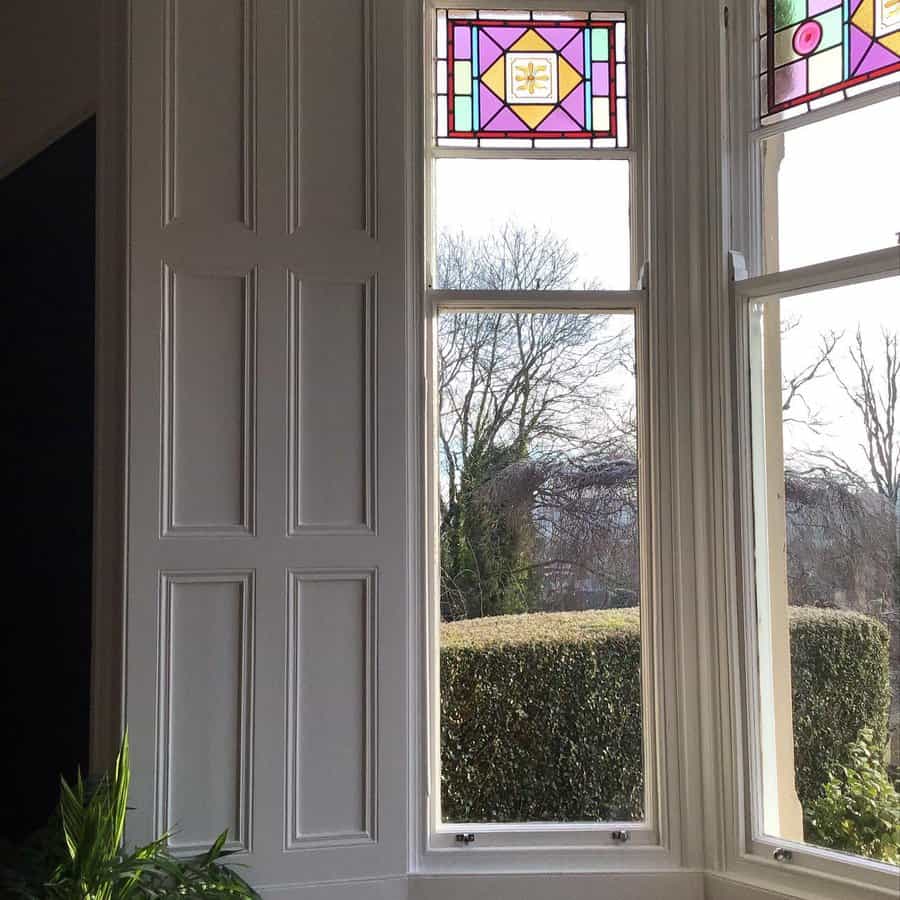 Colonial window trim