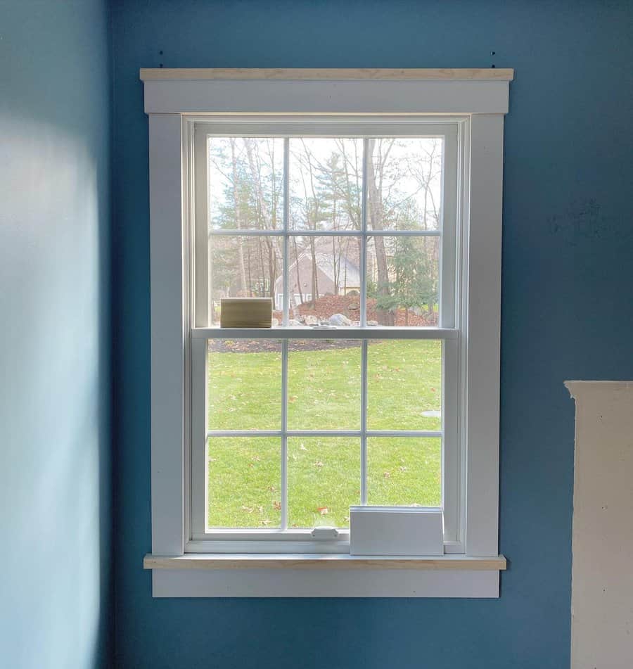 Crown window trim