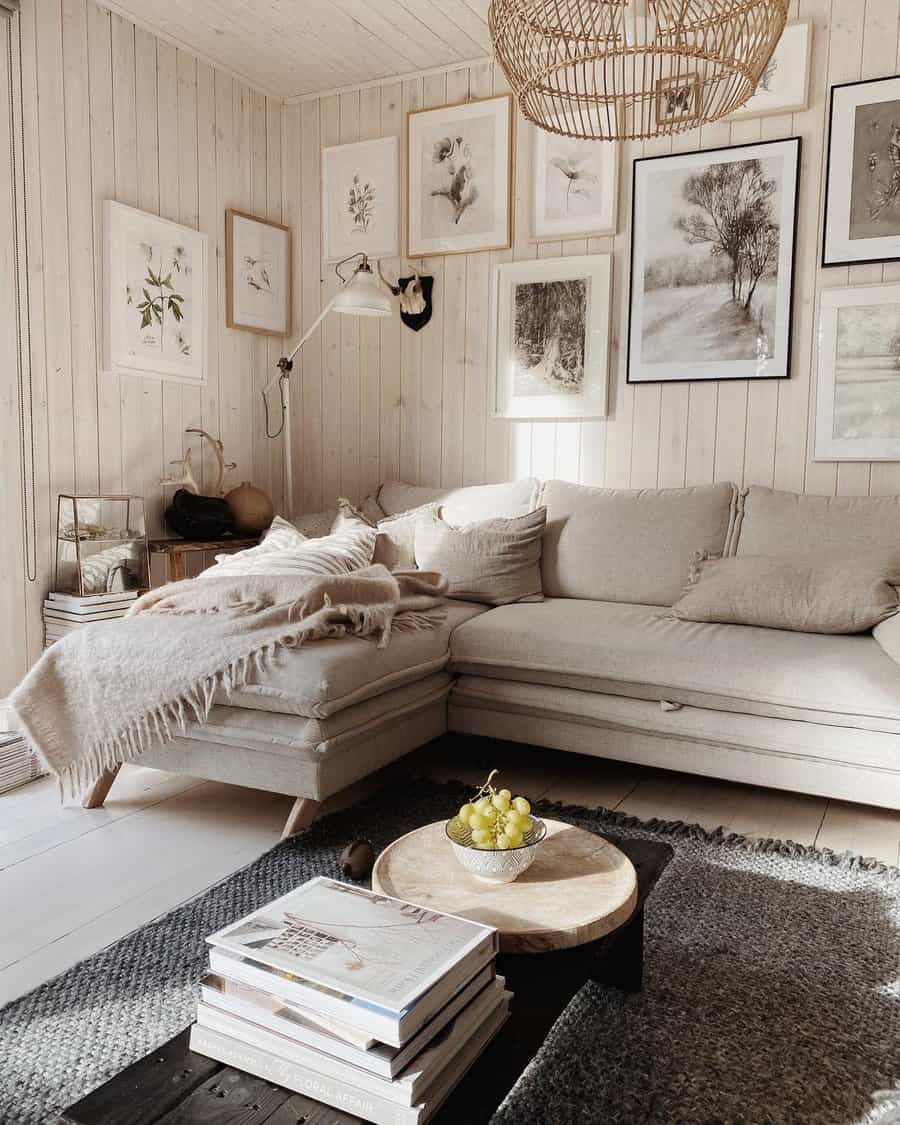 Farmhouse-chic living room
