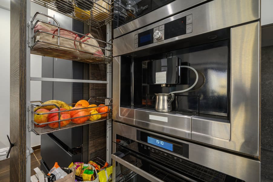 vertical pull-out pantry shelves 