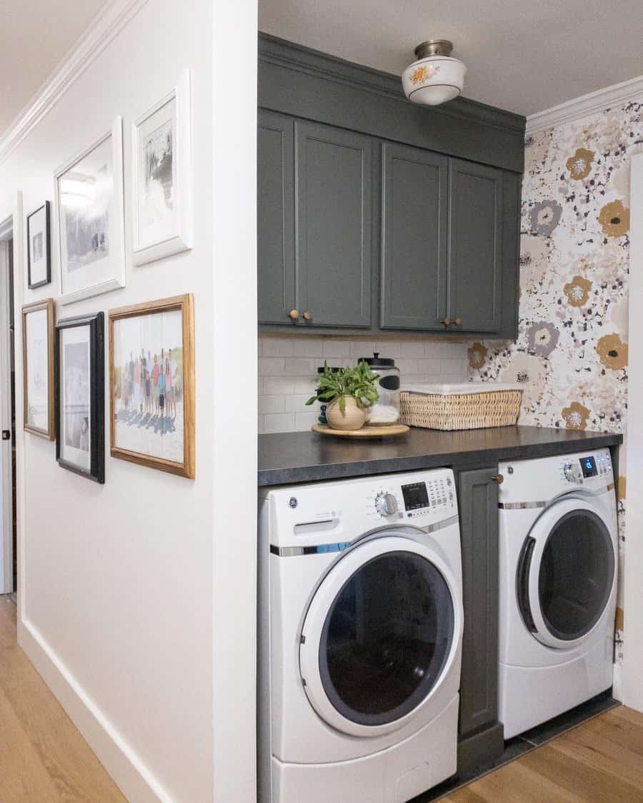 Recessed laundry area