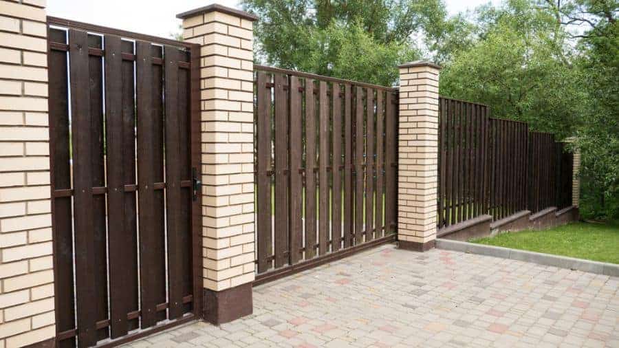 Brick and Wood Fence Ideas 7