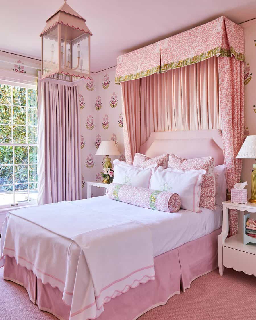 Glamorous chic bedroom