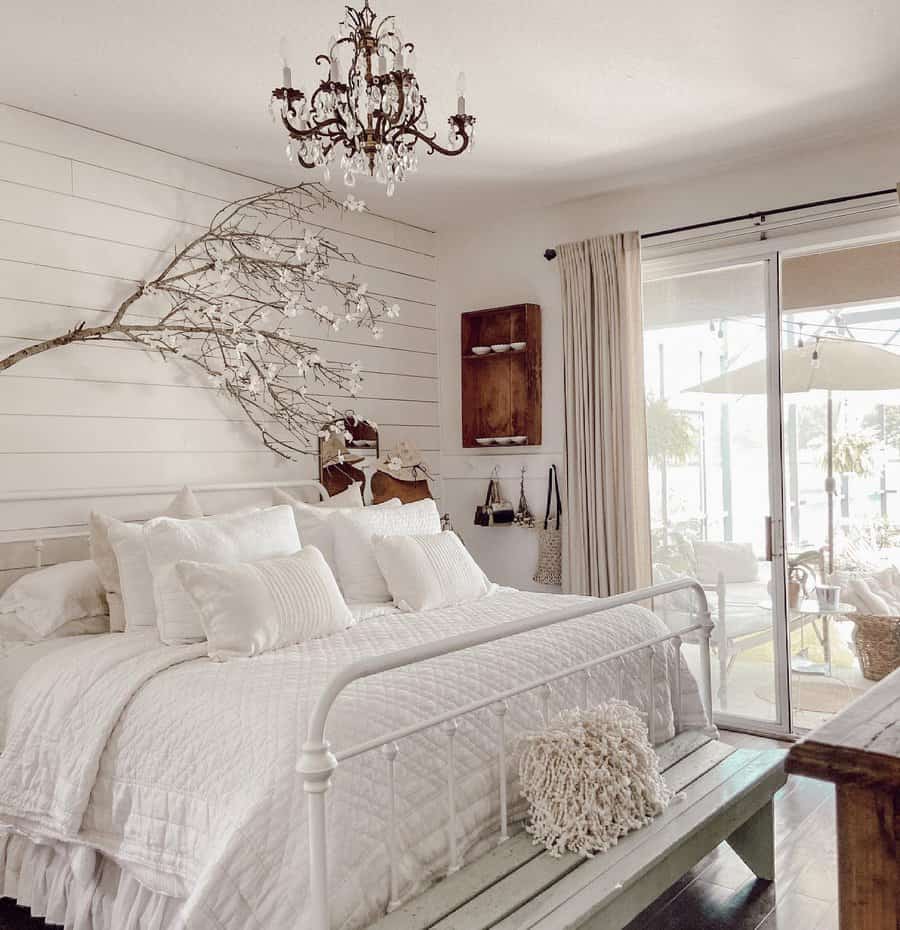 Monochromatic bedroom 