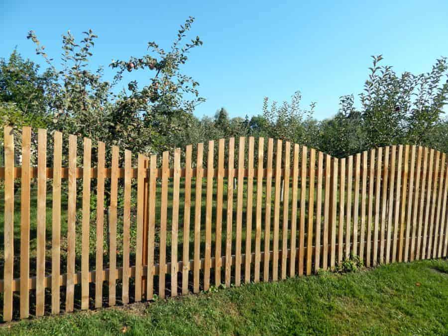 DIY Wood Fence Ideas 1