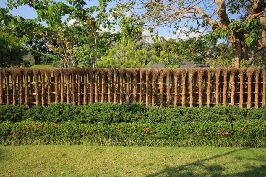 Decorative Wood Fence Ideas 4