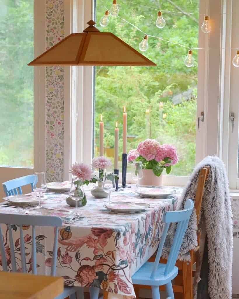 Farmhouse chic sunroom