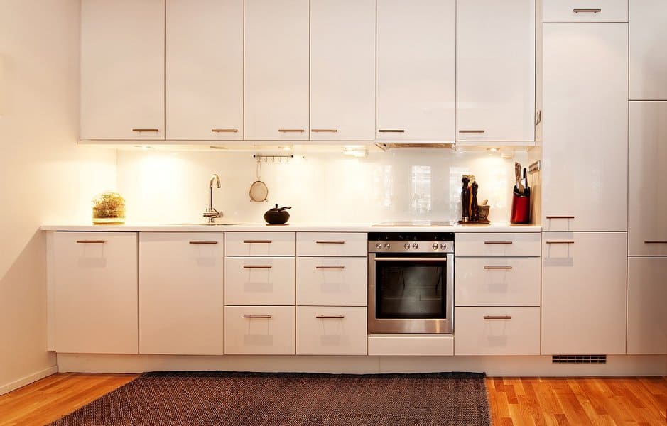 minimalist white kitchen cabinets