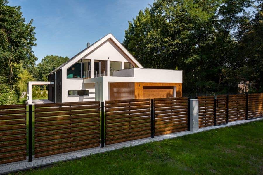 Modern Wood Fence Ideas 5