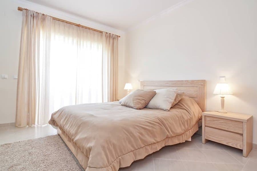 Monochrome minimalist bedroom ideas 3