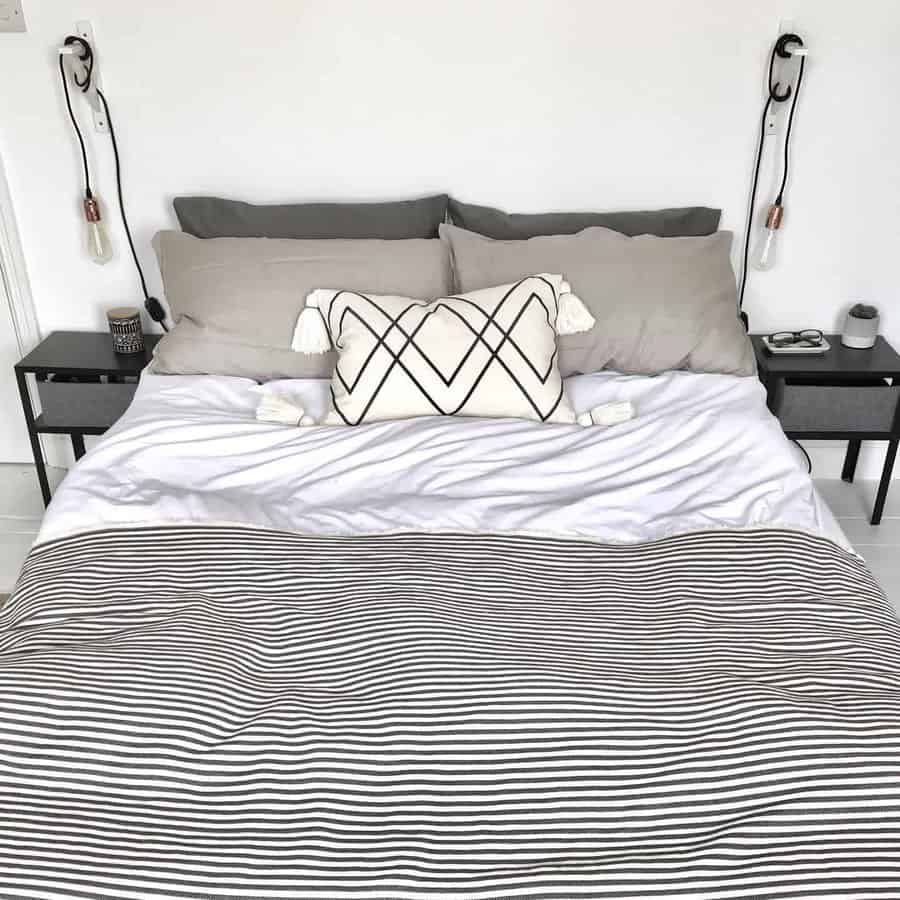 Monochrome minimalist bedroom ideas keep things simple 1