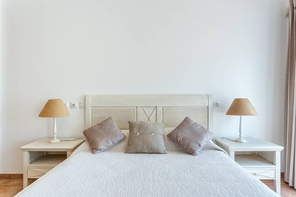 Neutral minimalist bedroom ideas 4