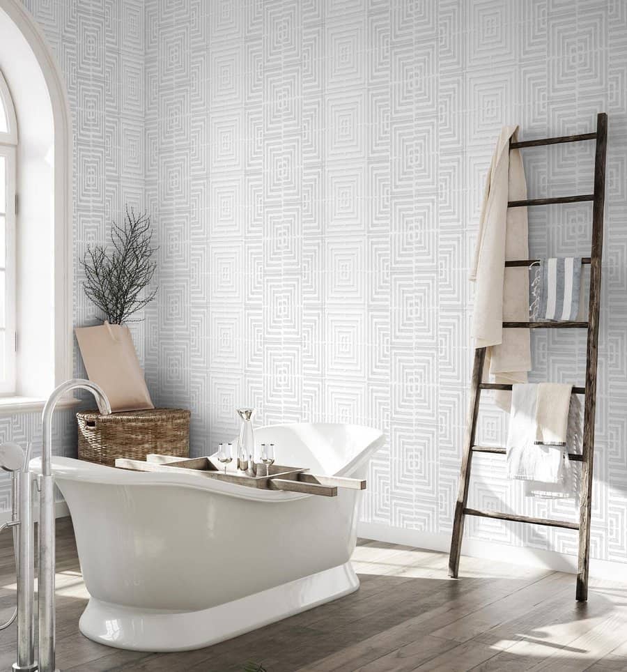 Decorative tiled bathroom wall