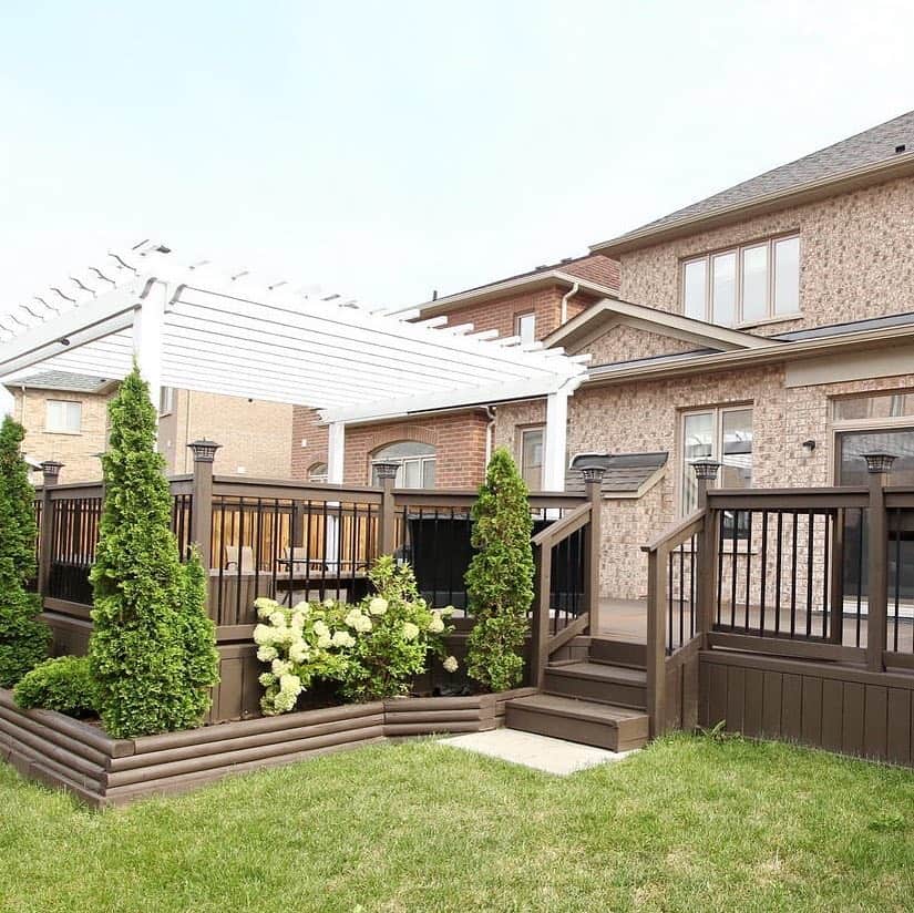 Backyard deck pergola