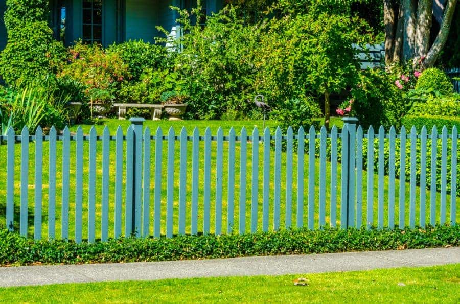 Picket Wood Fence Ideas 1