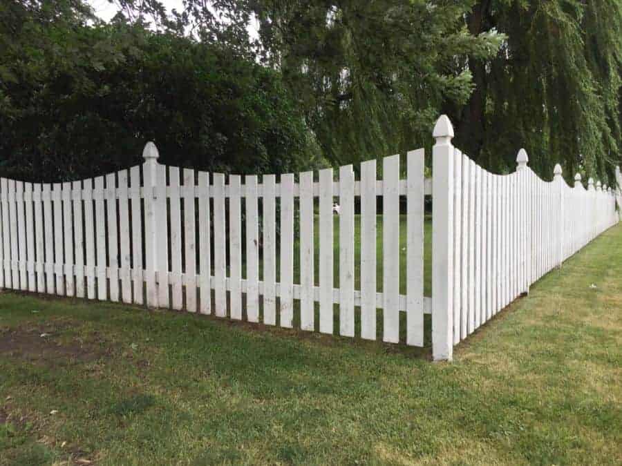 Picket Wood Fence Ideas 6