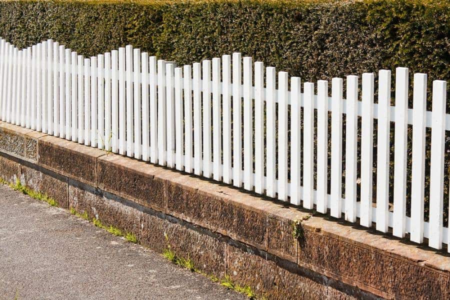 Picket Wood Fence Ideas 7