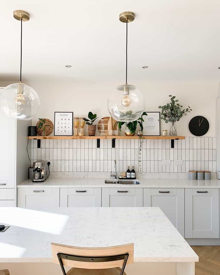 Kitchen backsplash with shelf