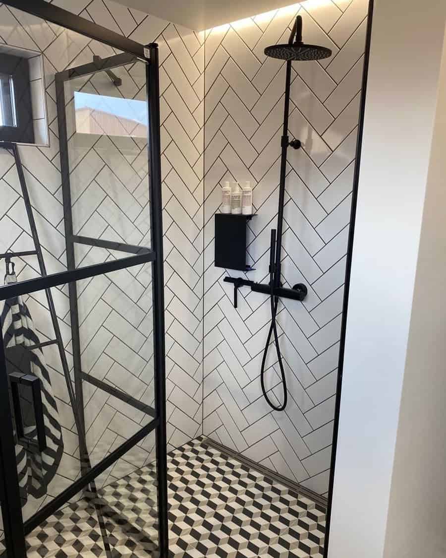 Hanging shower caddy