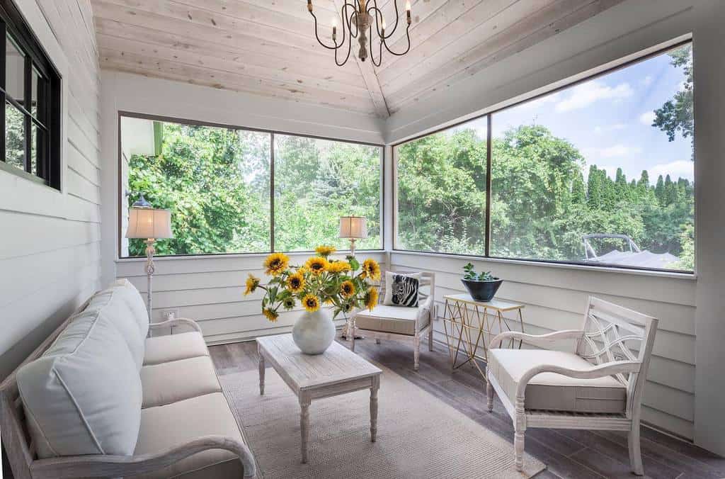 Farmhouse chic sunroom