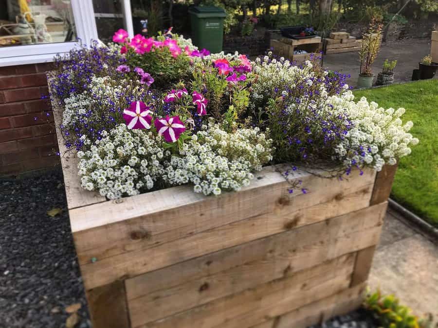 Wood Flower Bed Ideas 4 sampearsongardenprojects