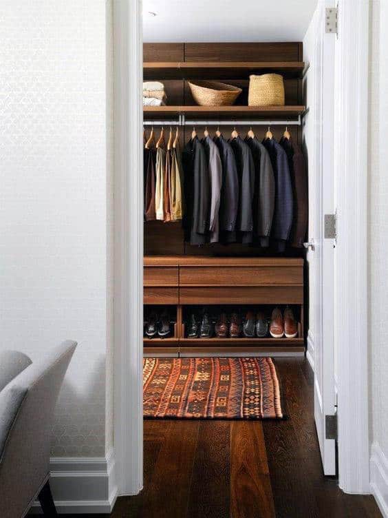 Men's walk in closet