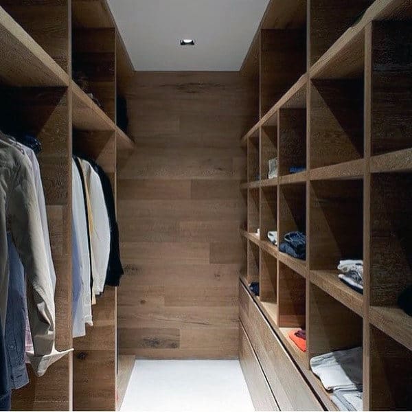 Built in men's closet 