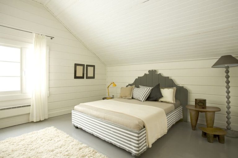 30 Attic Bedroom Design Ideas - Trendey
