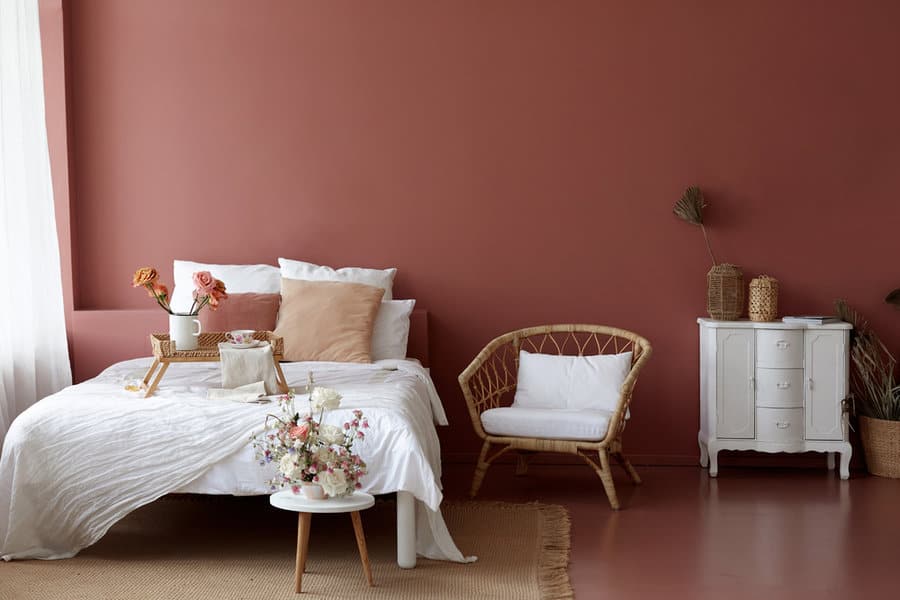 Bedroom red paint