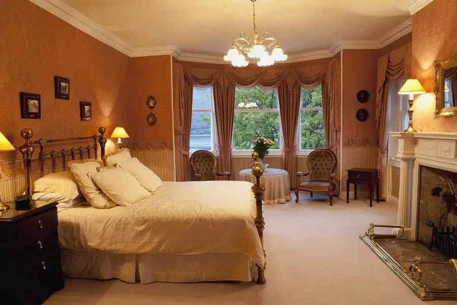 Explore Stunning Victorian Bedroom Ideas for Luxurious Decor