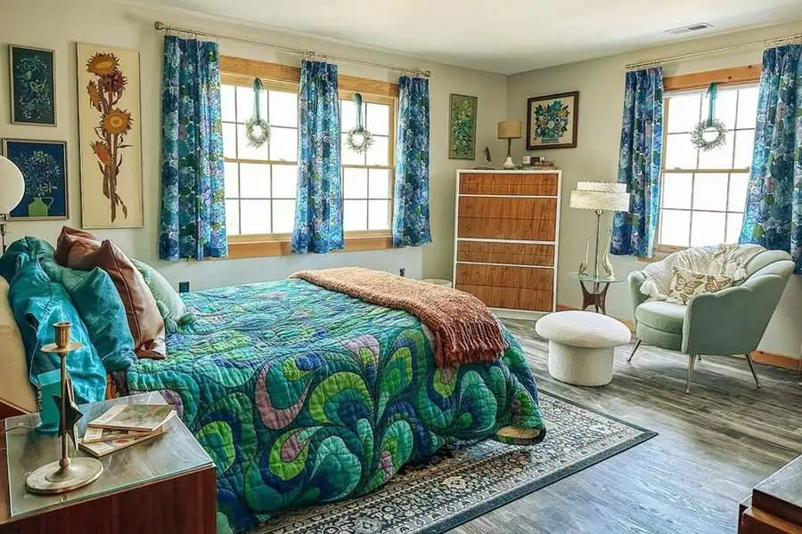 1960s bedroom with retro decor, bold patterns, vintage furniture, and mid-century modern accents.