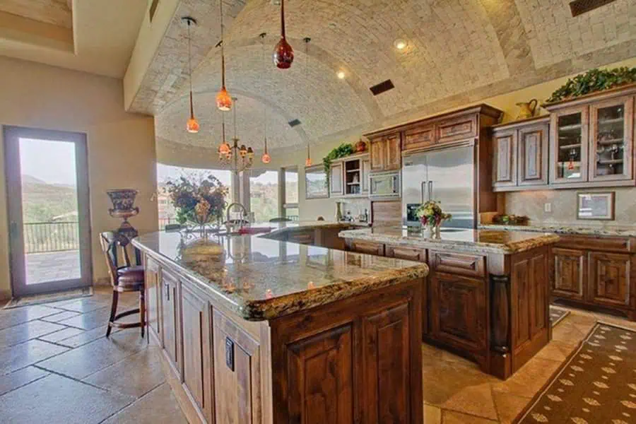 22 Spanish Kitchen Ideas That Bring Mediterranean Warmth Home